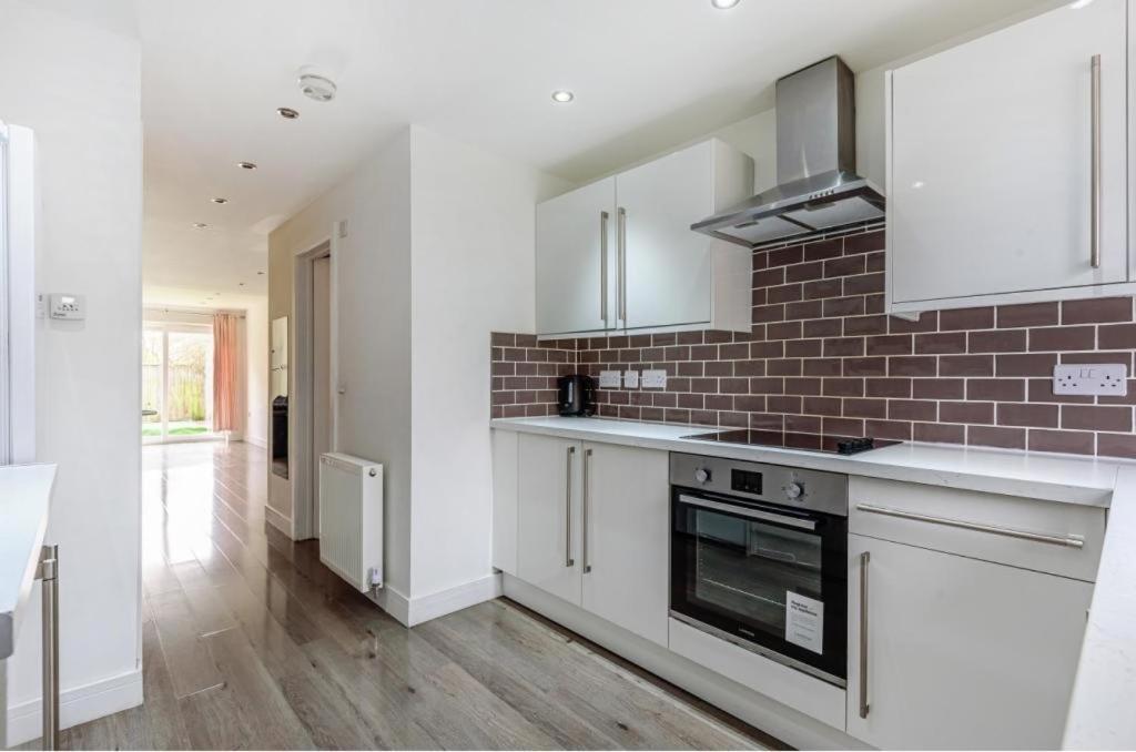Entire House - Three Bed House In Peckham Apartment